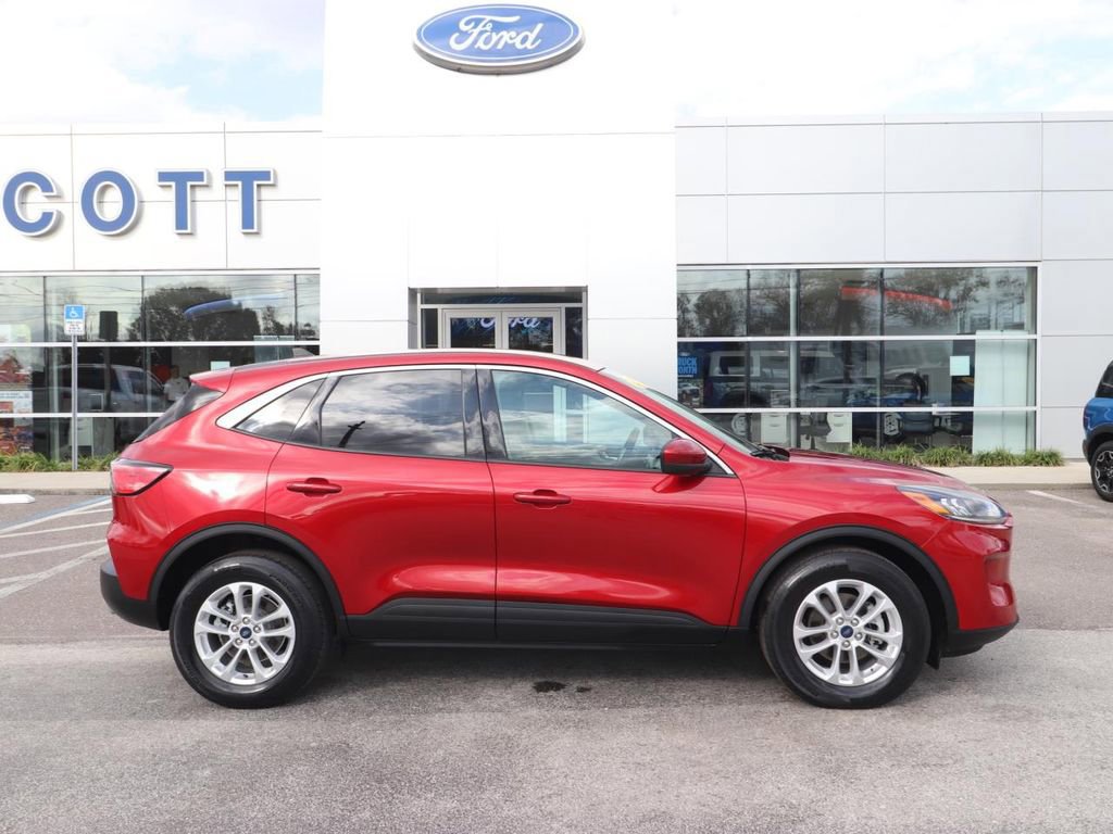 Certified 2020 Ford Escape SE image 6