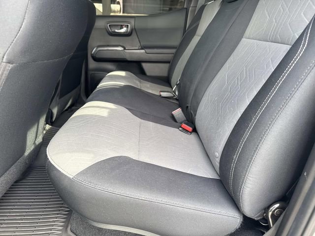 Used 2022 Toyota Tacoma TRD Off-Road image 15