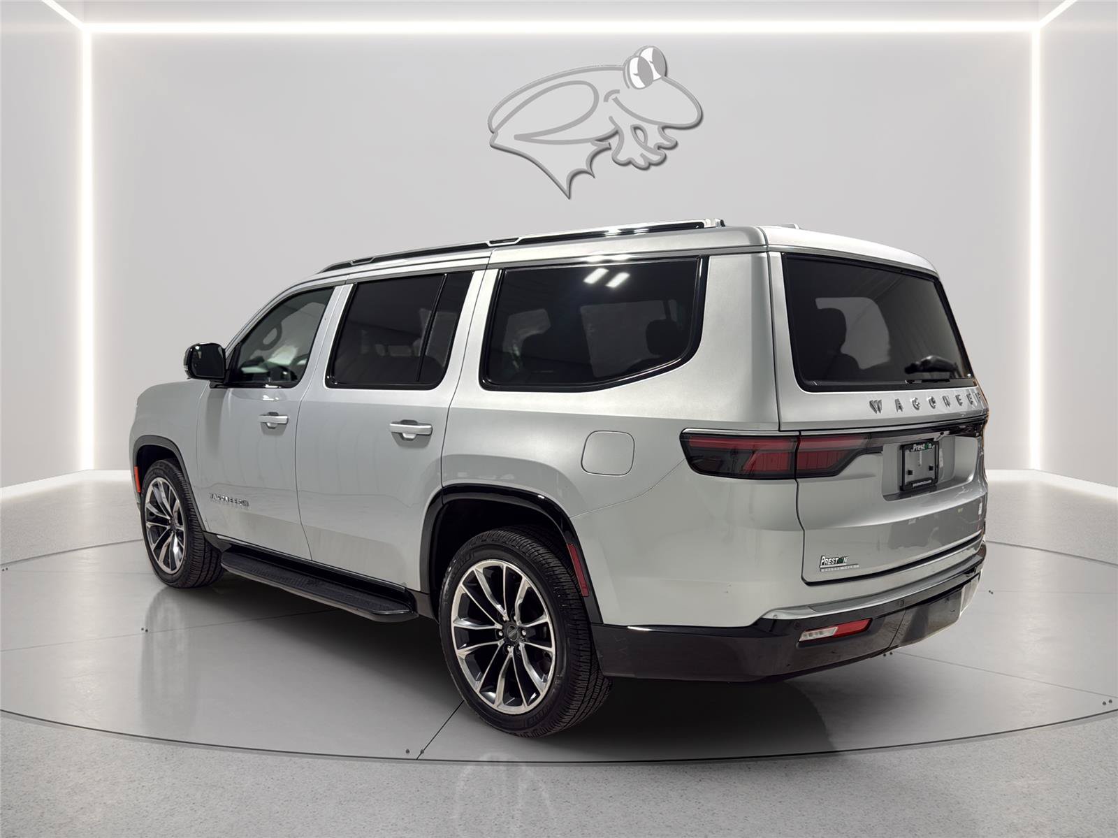 Used 2023 Jeep Wagoneer Series II w/ Premium Group I AWD/4WD image 3