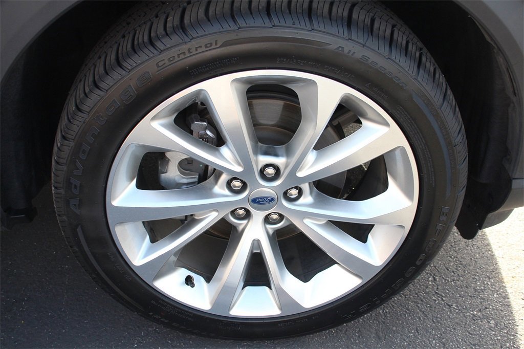 Certified 2022 Ford Explorer Platinum w/ Equipment Group 601A image 30