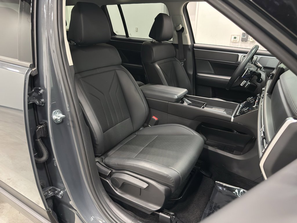Used 2025 Hyundai Santa Fe SEL image 32