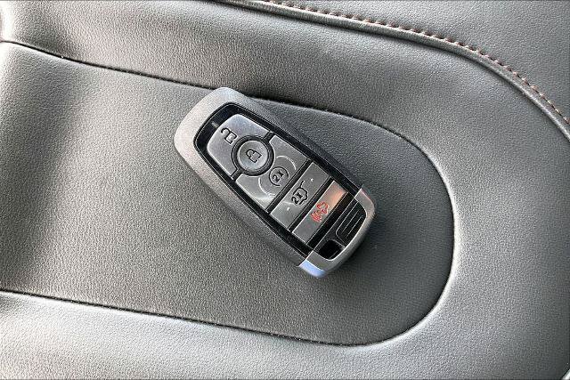 Certified 2025 Ford Expedition Active AWD/4WD image 11
