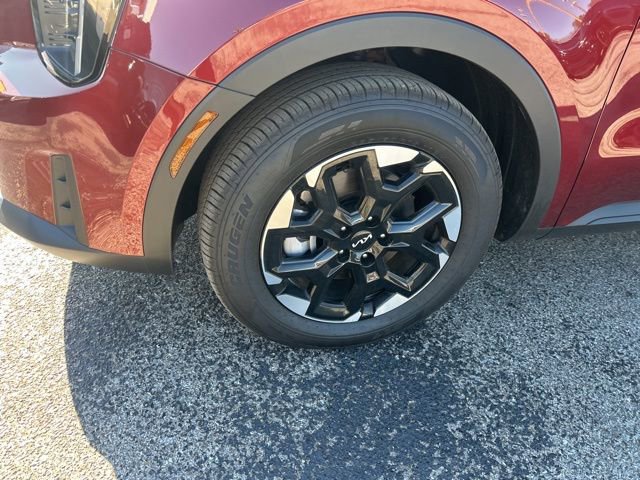 Used 2025 Kia Sorento S image 10