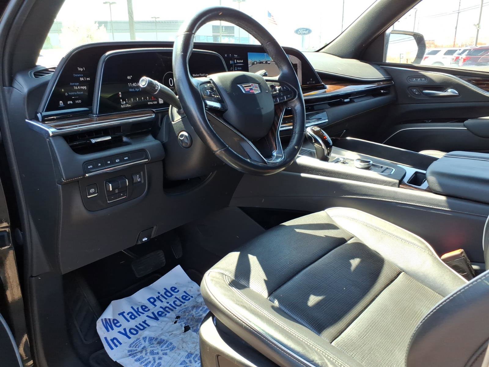 Used 2021 Cadillac Escalade Premium Luxury w/ Performance Package image 14