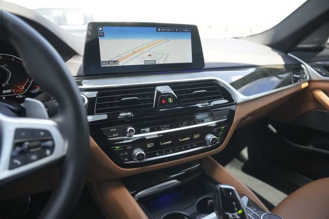 Used 2020 BMW 540i w/ M Sport Package image 26