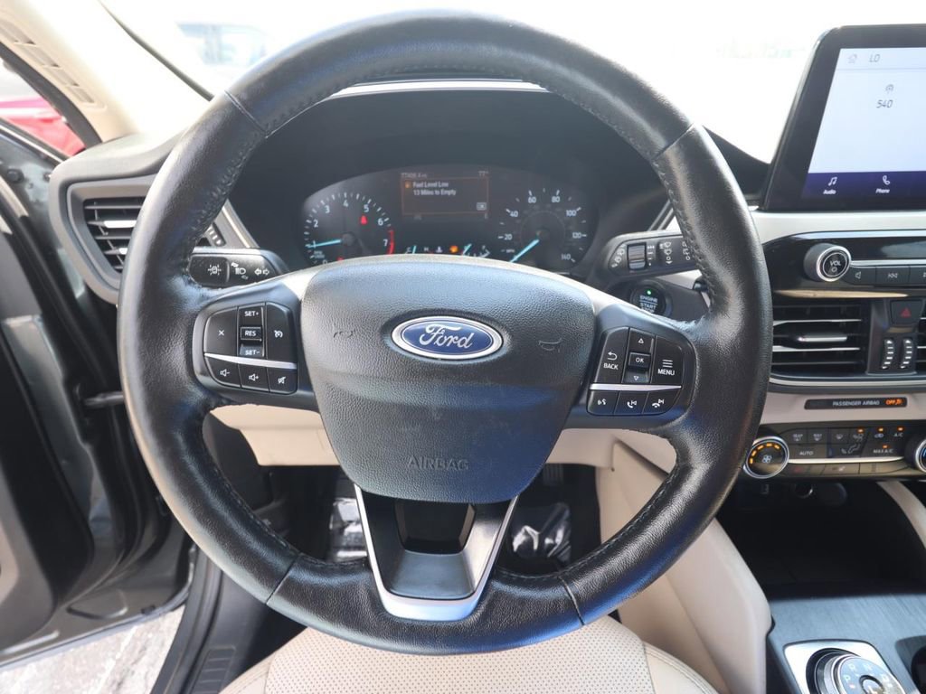 Certified 2020 Ford Escape SEL image 17