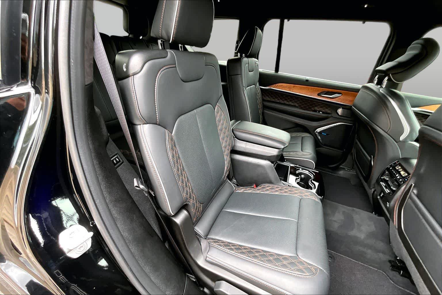 Used 2025 Jeep Grand Cherokee L Summit AWD/4WD image 20