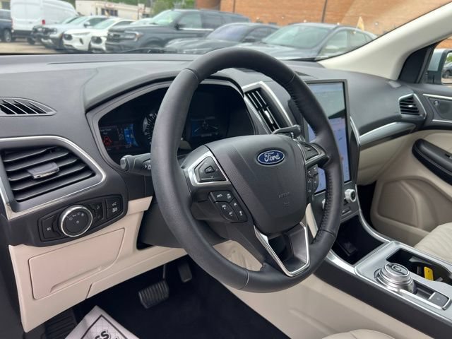 Certified 2024 Ford Edge Titanium AWD/4WD image 7