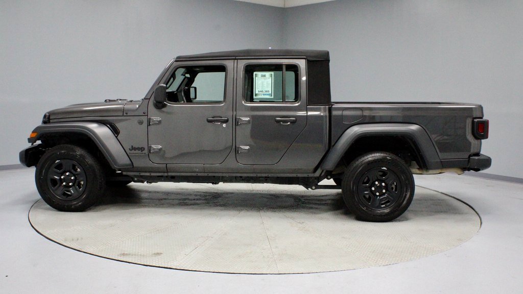 Used 2024 Jeep Gladiator Sport image 2