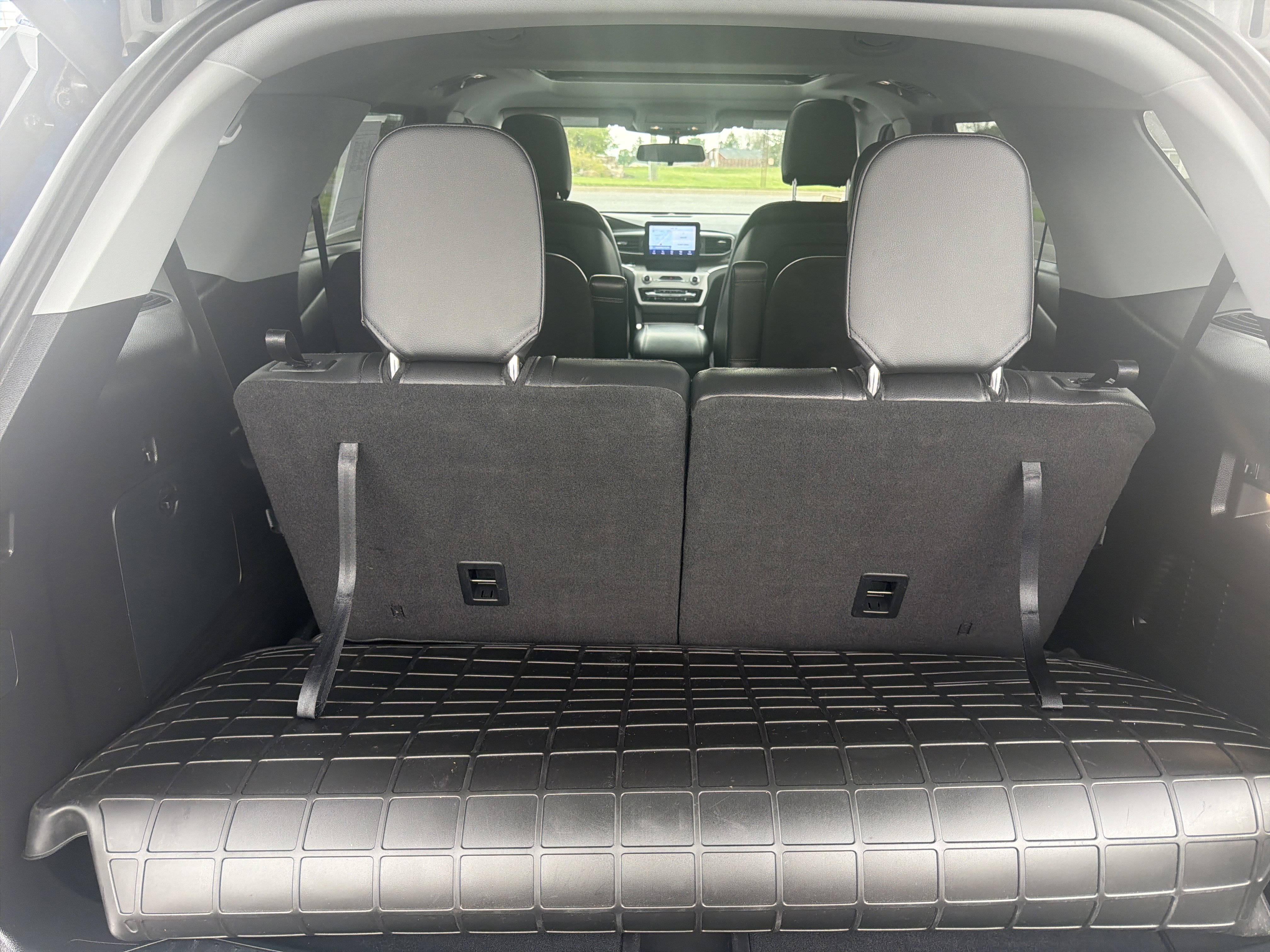 Certified 2020 Ford Explorer XLT w/ Equipment Group 202A AWD/4WD image 6