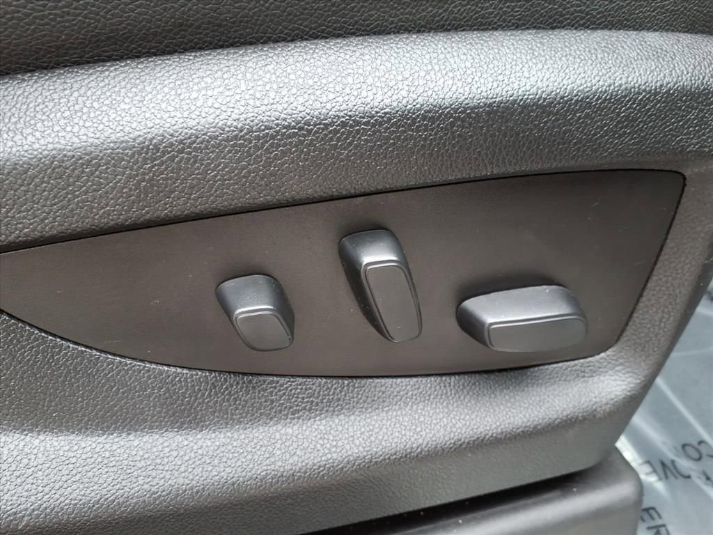 Used 2020 Chevrolet Tahoe LT image 12