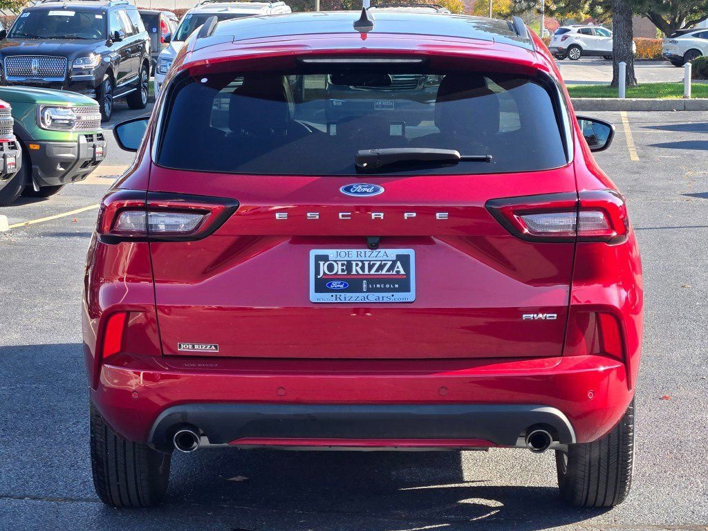 Certified 2023 Ford Escape ST-Line w/ Tech Pack #1 AWD/4WD image 3