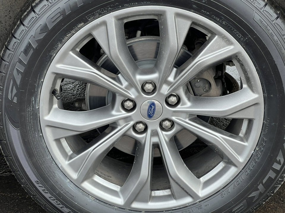 Certified 2023 Ford Explorer XLT w/ Equipment Group 202A image 15