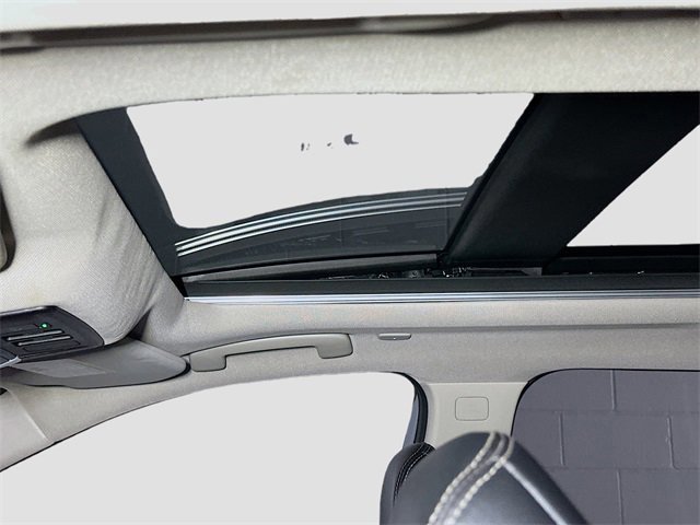 Used 2023 Nissan Rogue SL image 32