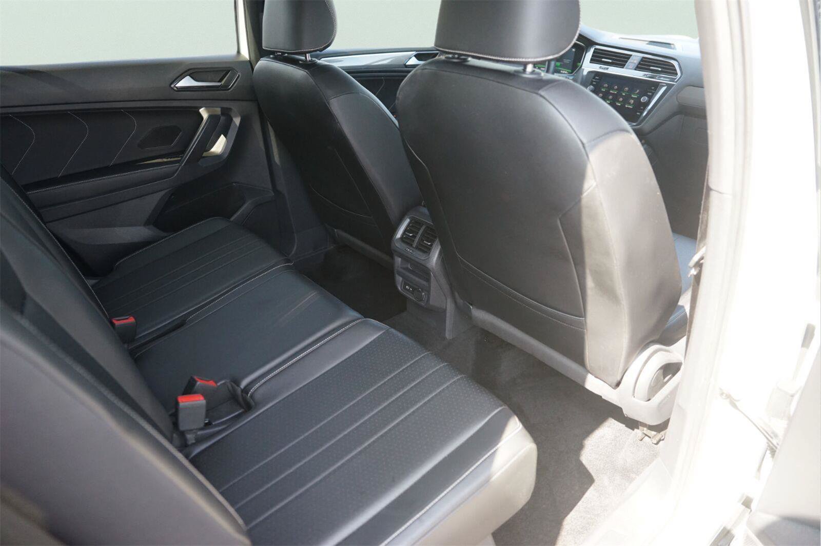 Used 2022 Volkswagen Tiguan SE R-Line FWD image 15