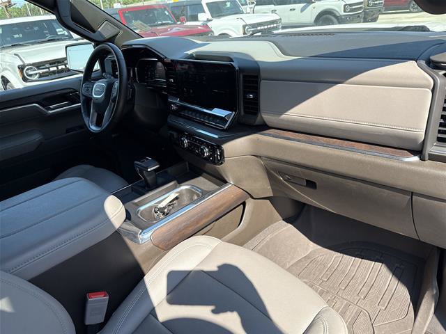 Used 2023 GMC Sierra 1500 SLT w/ SLT Convenience Package AWD/4WD image 19