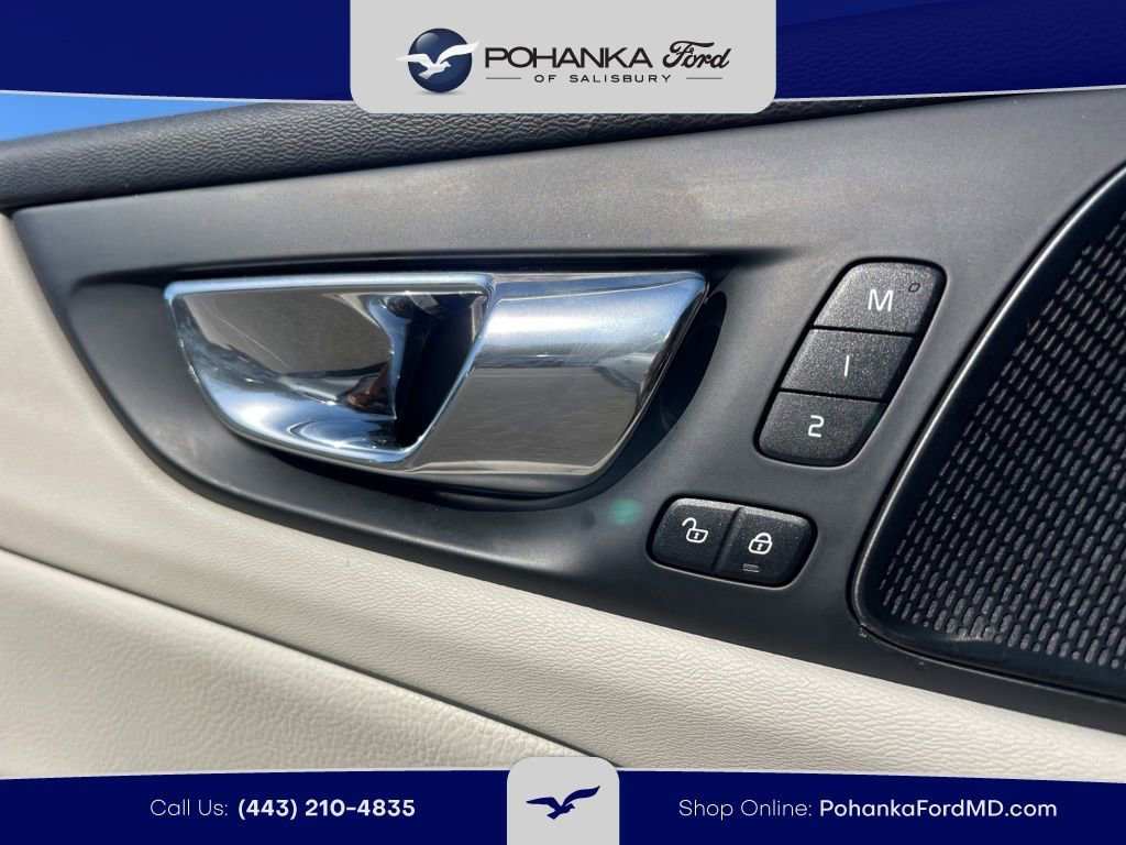 Used 2020 Volvo S60 T5 Momentum w/ Premium Package image 18