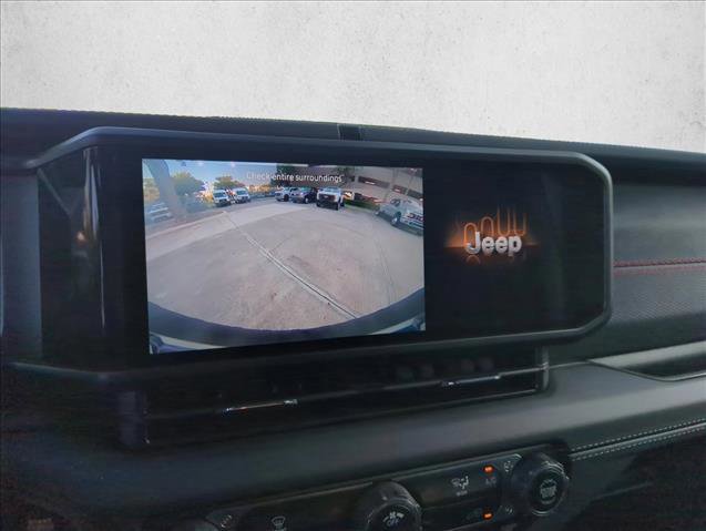 Used 2024 Jeep Wrangler Rubicon image 13