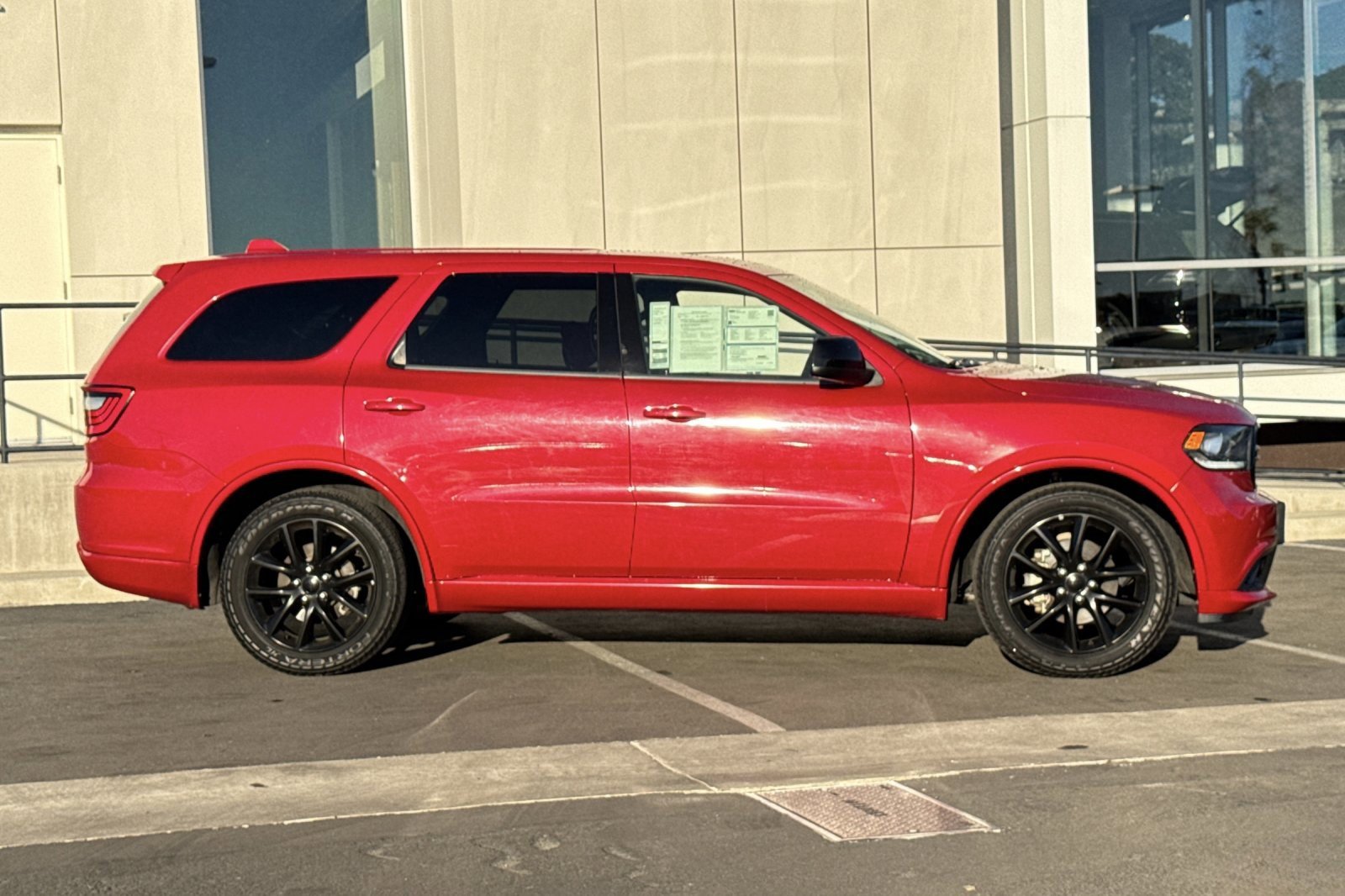 Used 2018 Dodge Durango SXT w/ Quick Order Package 2BB image 2