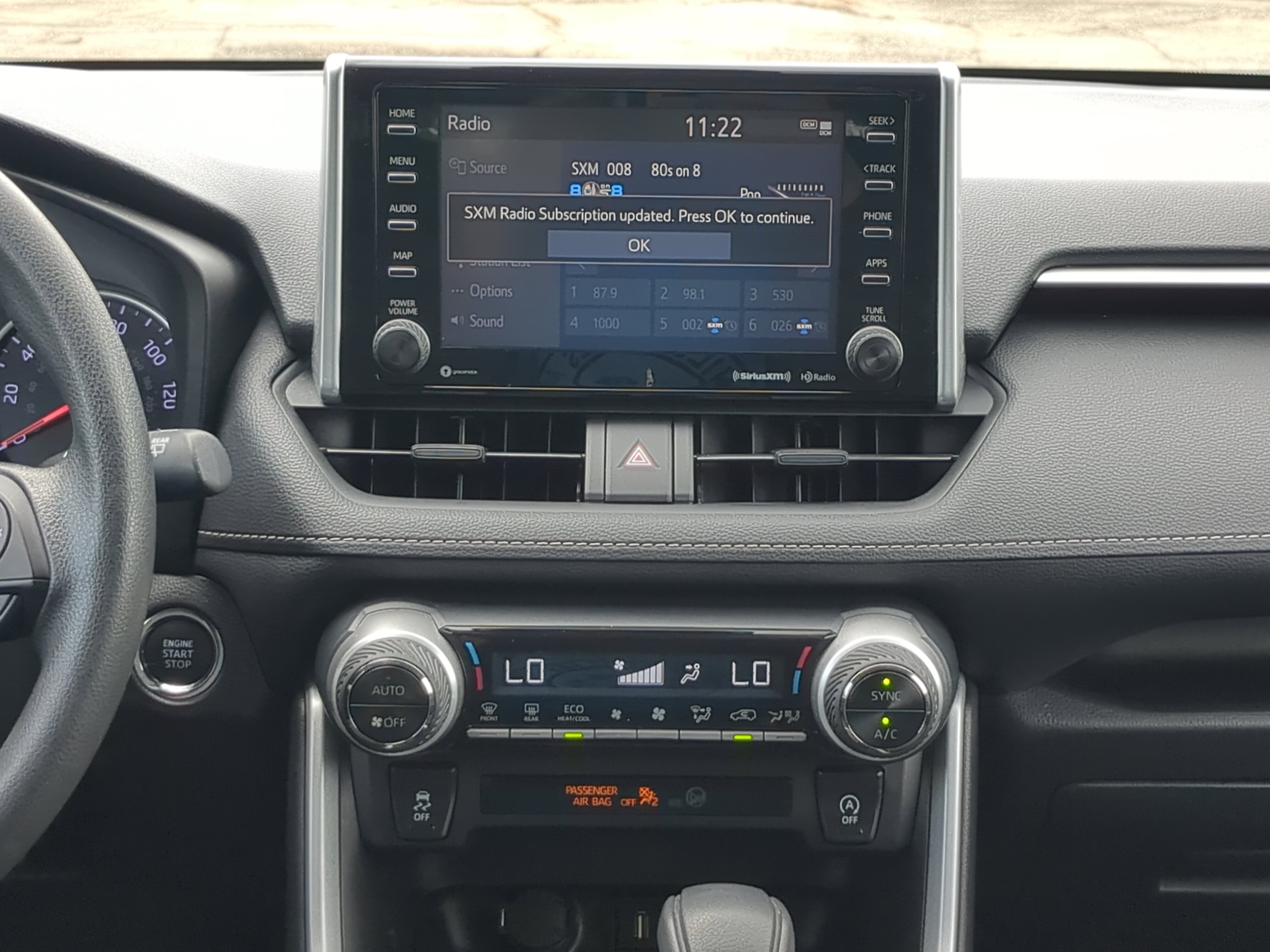 Used 2021 Toyota RAV4 XLE w/ Convenience Package FWD image 16