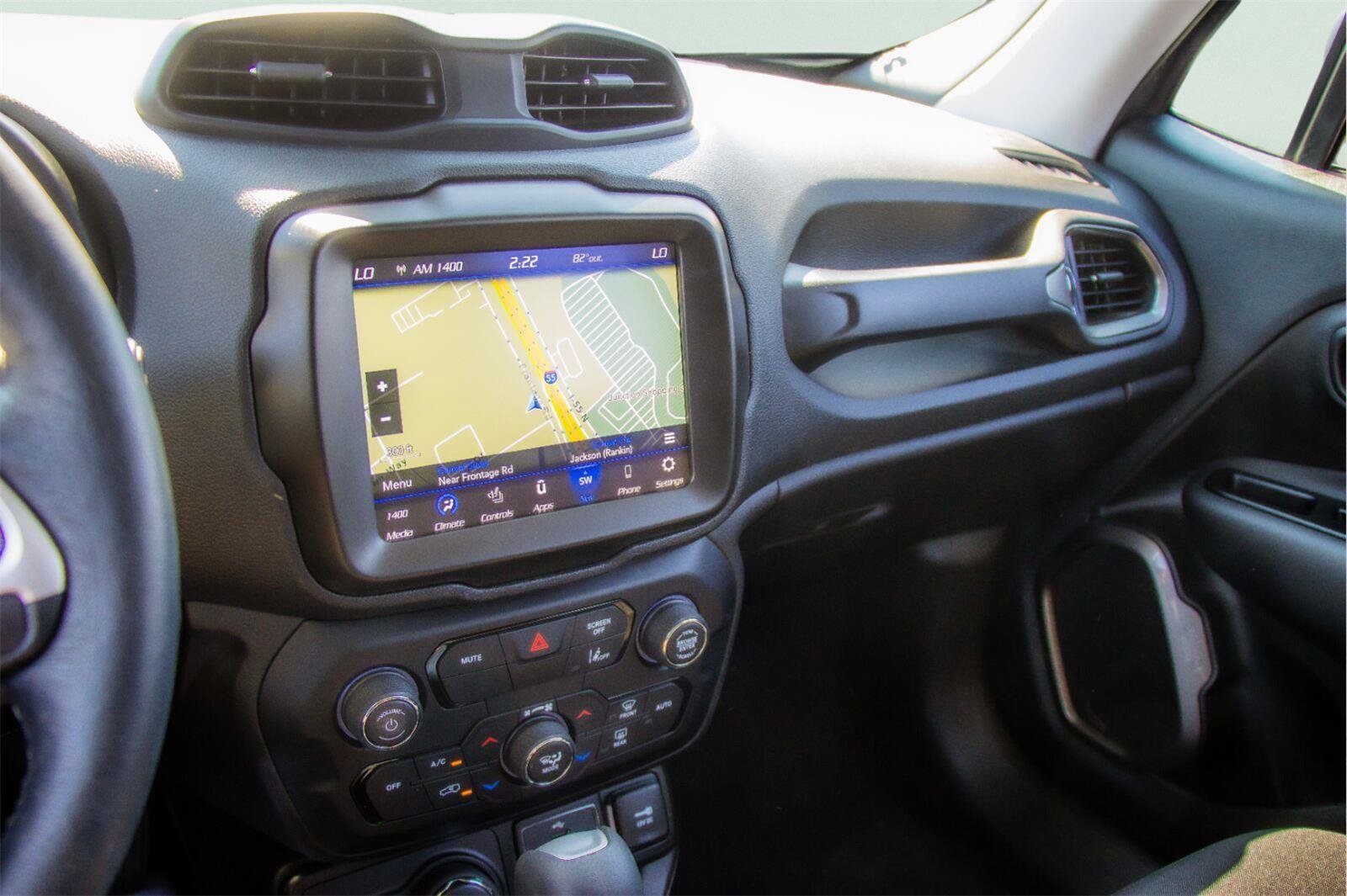 Used 2023 Jeep Renegade Latitude w/ Premium Group AWD/4WD image 13
