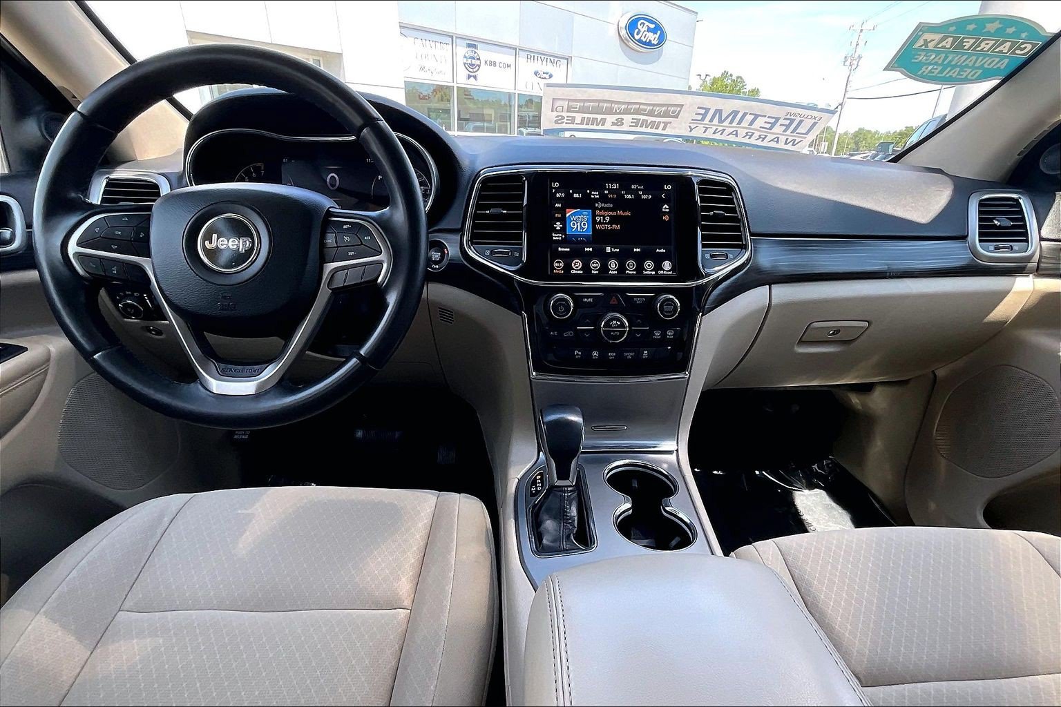 Used 2022 Jeep Grand Cherokee Laredo E AWD/4WD image 13