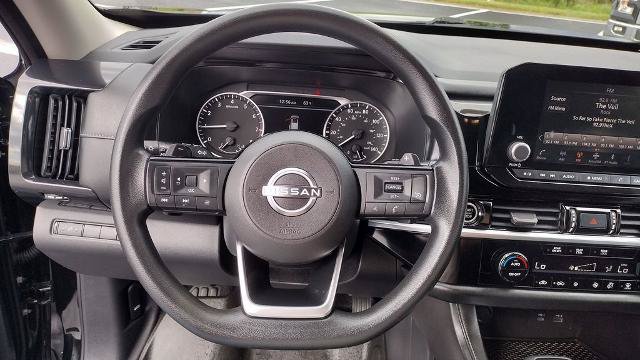 Used 2022 Nissan Pathfinder S AWD/4WD image 9