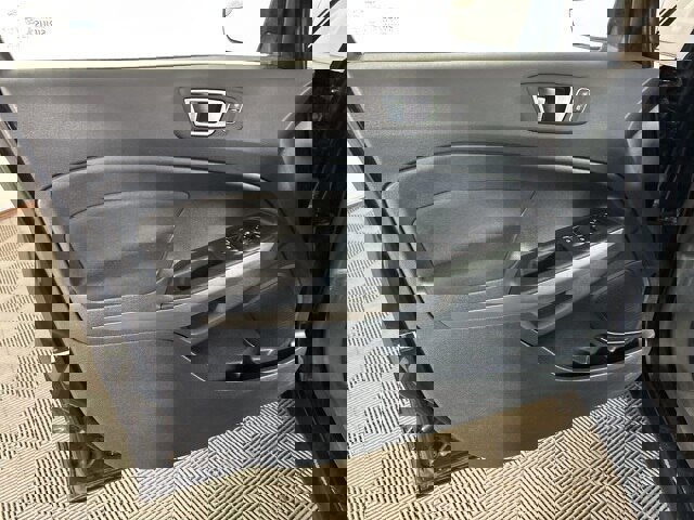 Certified 2018 Ford EcoSport SE w/ SE Cold Weather Package image 8