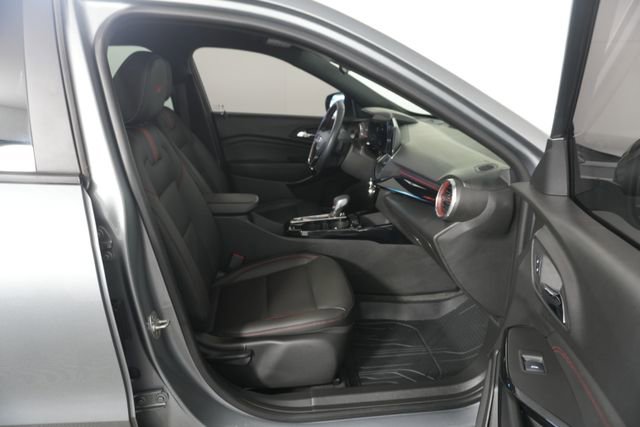 Used 2025 Chevrolet Trax RS w/ Driver Confidence Package FWD image 25