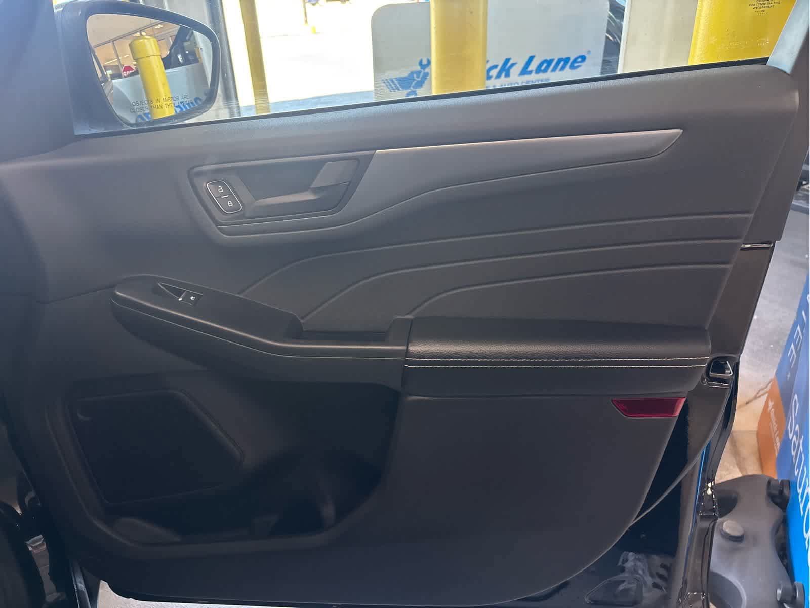 Certified 2023 Ford Escape Active AWD/4WD image 38