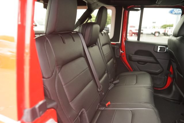 Used 2023 Jeep Wrangler Unlimited Sahara AWD/4WD image 16