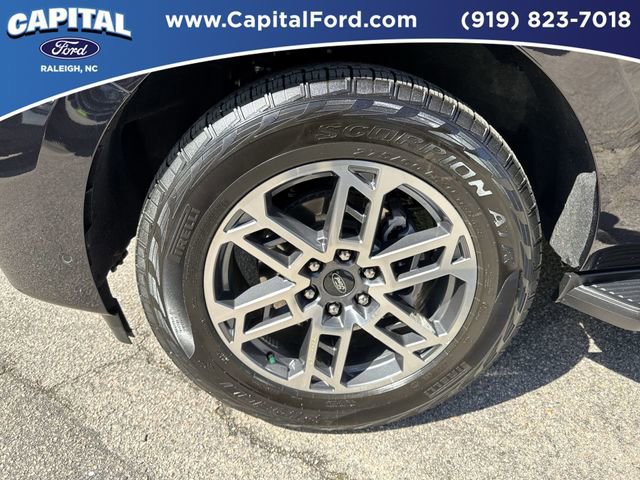 Certified 2025 Ford Expedition Active image 12