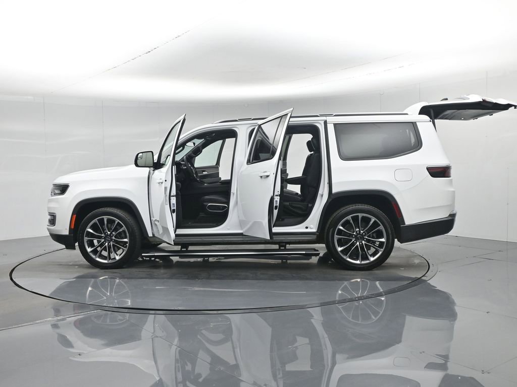 Used 2022 Jeep Wagoneer Series III w/ Premium Group I image 45