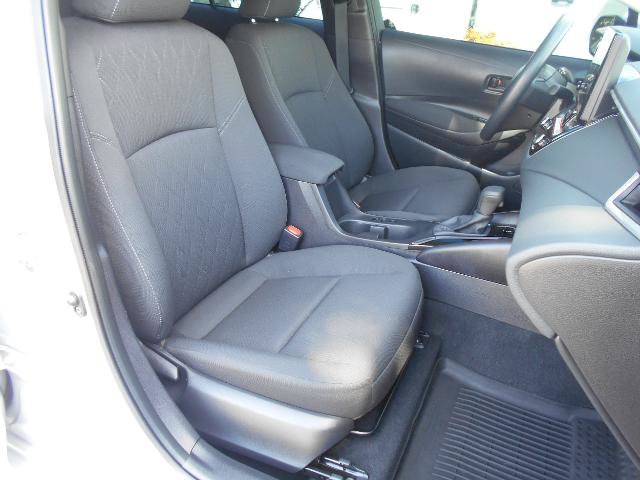 Used 2025 Toyota Corolla LE FWD image 10