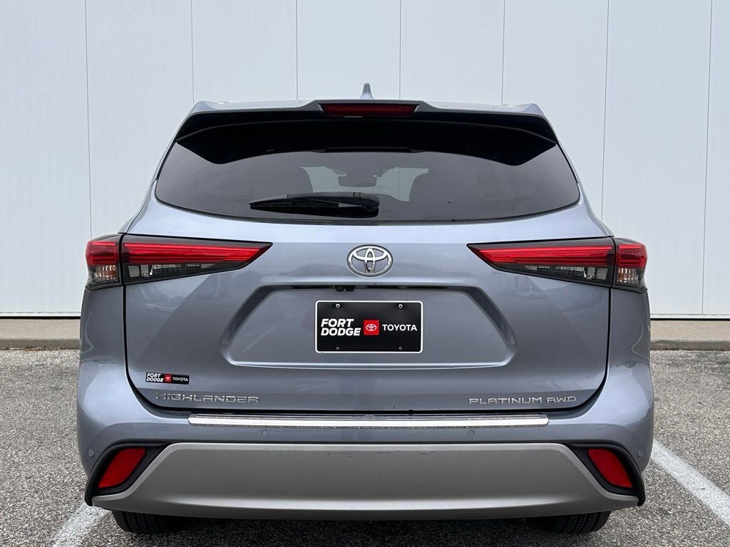 Used 2021 Toyota Highlander Platinum AWD/4WD image 5