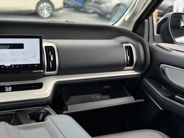 Certified 2025 Ford Expedition Active AWD/4WD image 35