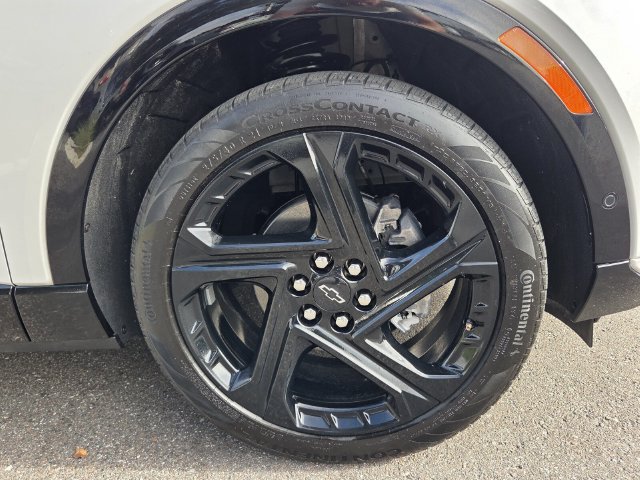 Used 2024 Chevrolet Equinox EV RS w/ Active Safety Package 3 FWD image 11
