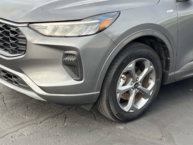 Certified 2024 Ford Escape ST-Line w/ Tech Pack #1 AWD/4WD image 9