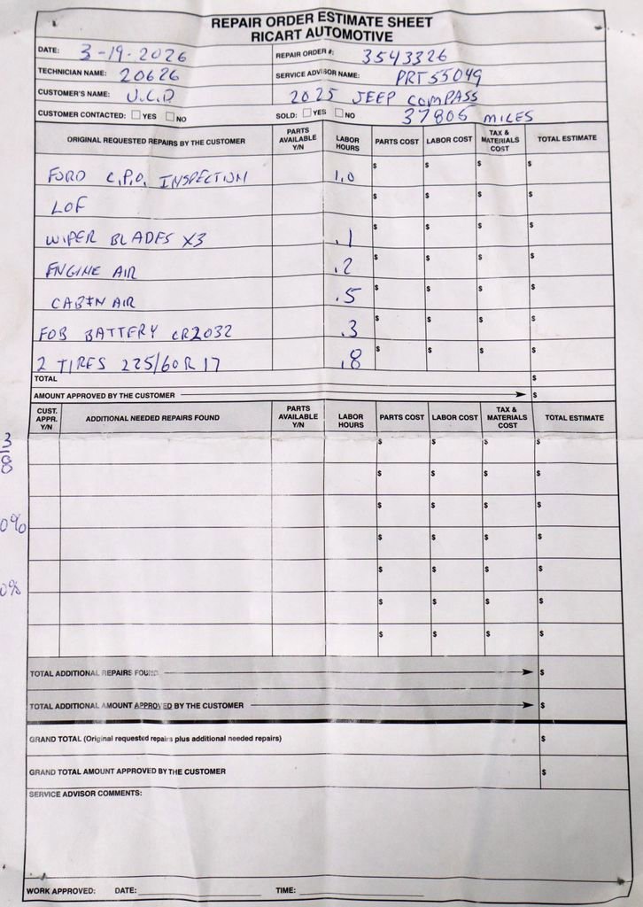 Used 2025 Jeep Compass Latitude image 11