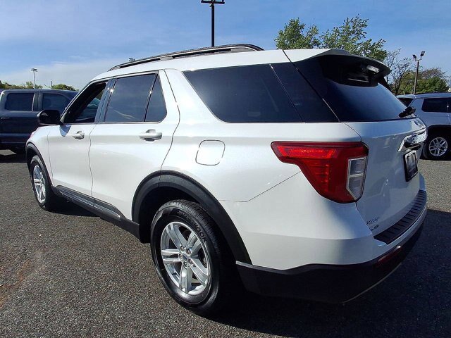 Certified 2022 Ford Explorer XLT w/ Equipment Group 202A AWD/4WD image 3
