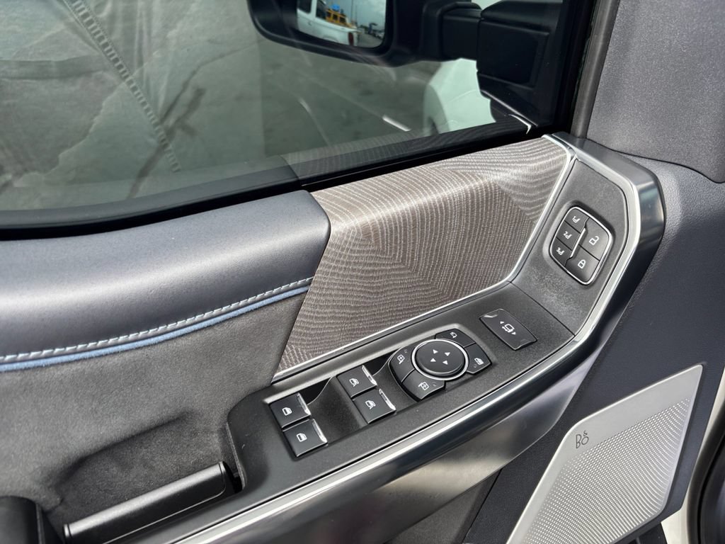 Certified 2025 Ford F450 Platinum w/ FX4 Off-Road Package AWD/4WD image 16