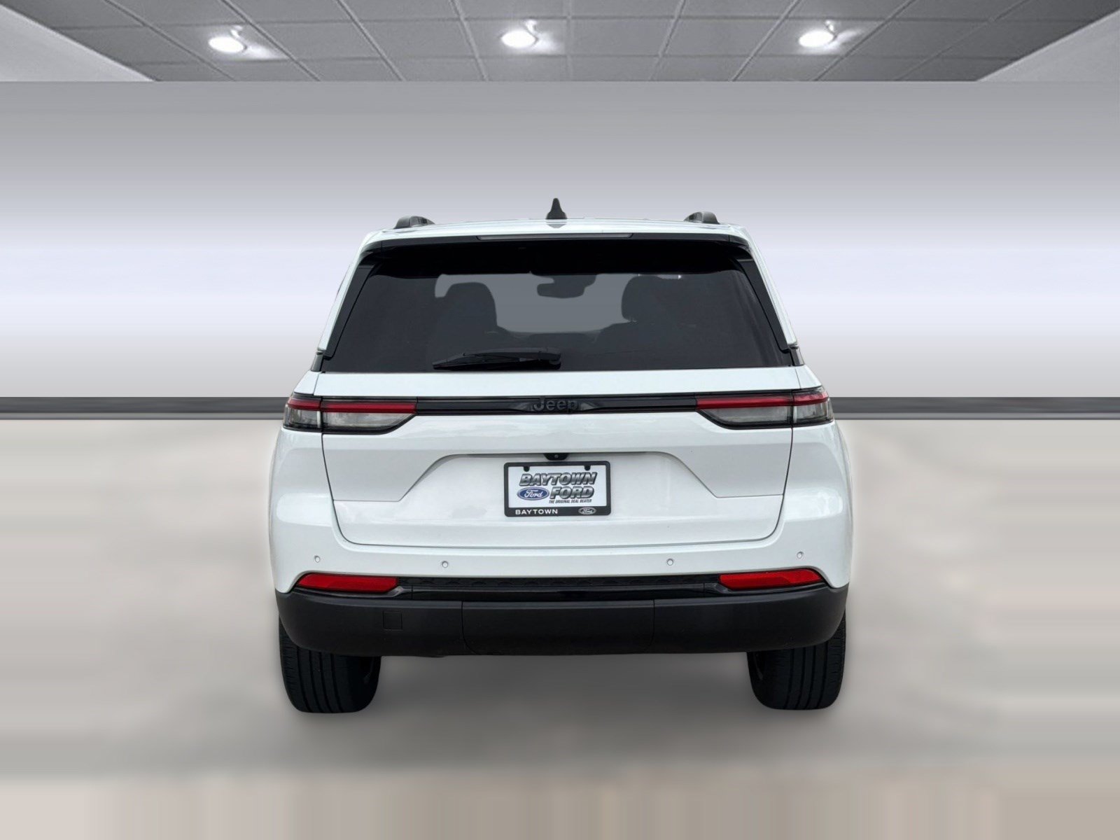 Used 2023 Jeep Grand Cherokee Altitude RWD image 10