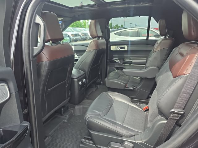 Certified 2023 Ford Explorer Platinum w/ Technology Package AWD/4WD image 28