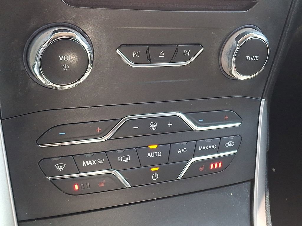 Certified 2017 Ford Edge SEL w/ Equipment Group 201A image 17