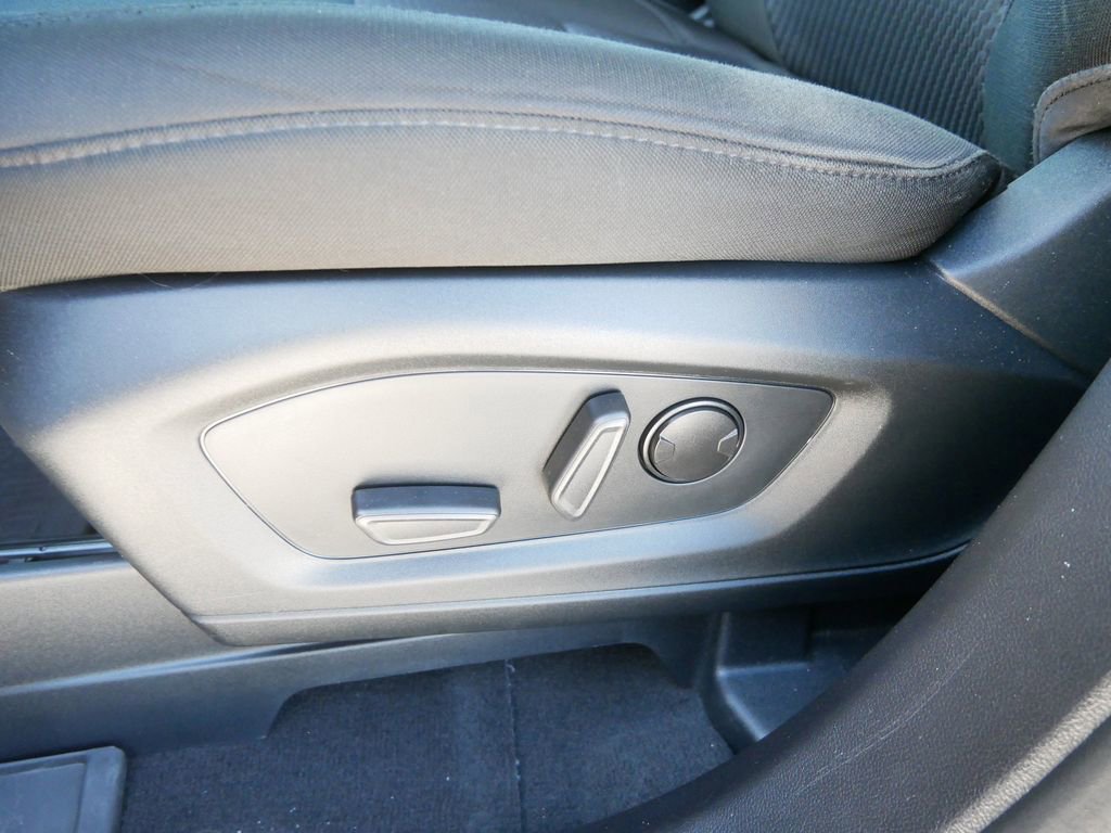 Certified 2022 Ford Explorer XLT w/ Class IV Trailer Tow Package image 13