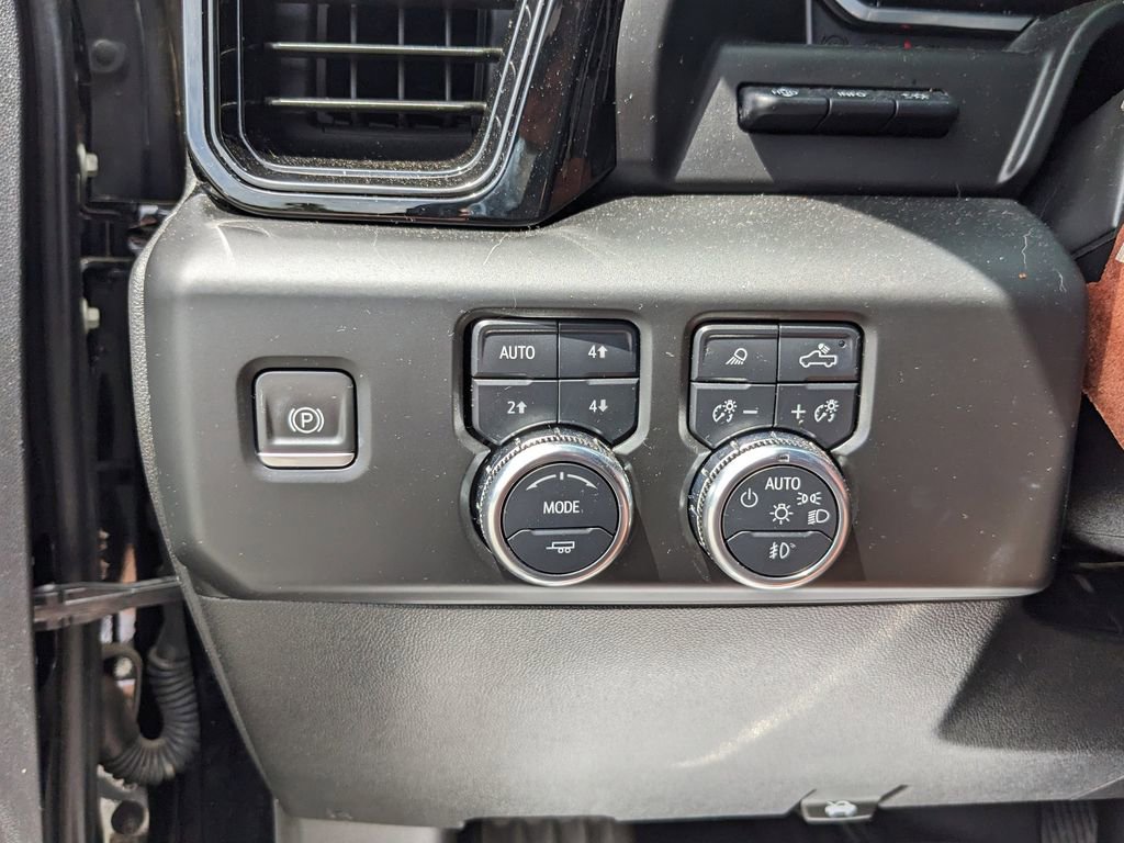 Used 2022 GMC Sierra 1500 AT4 w/ AT4 Premium Package AWD/4WD image 22