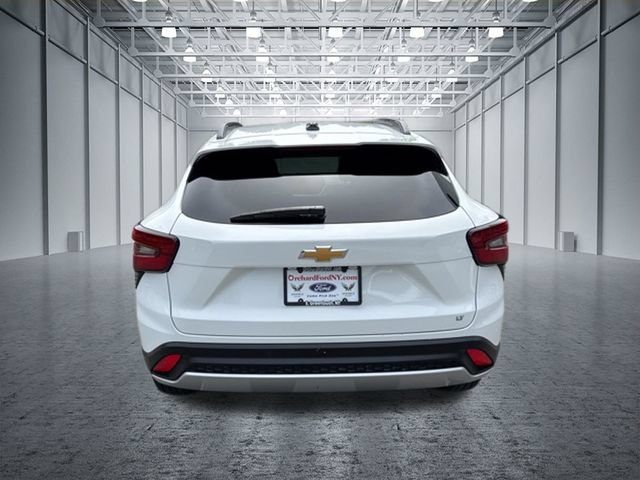 Used 2024 Chevrolet Trax LT FWD image 10