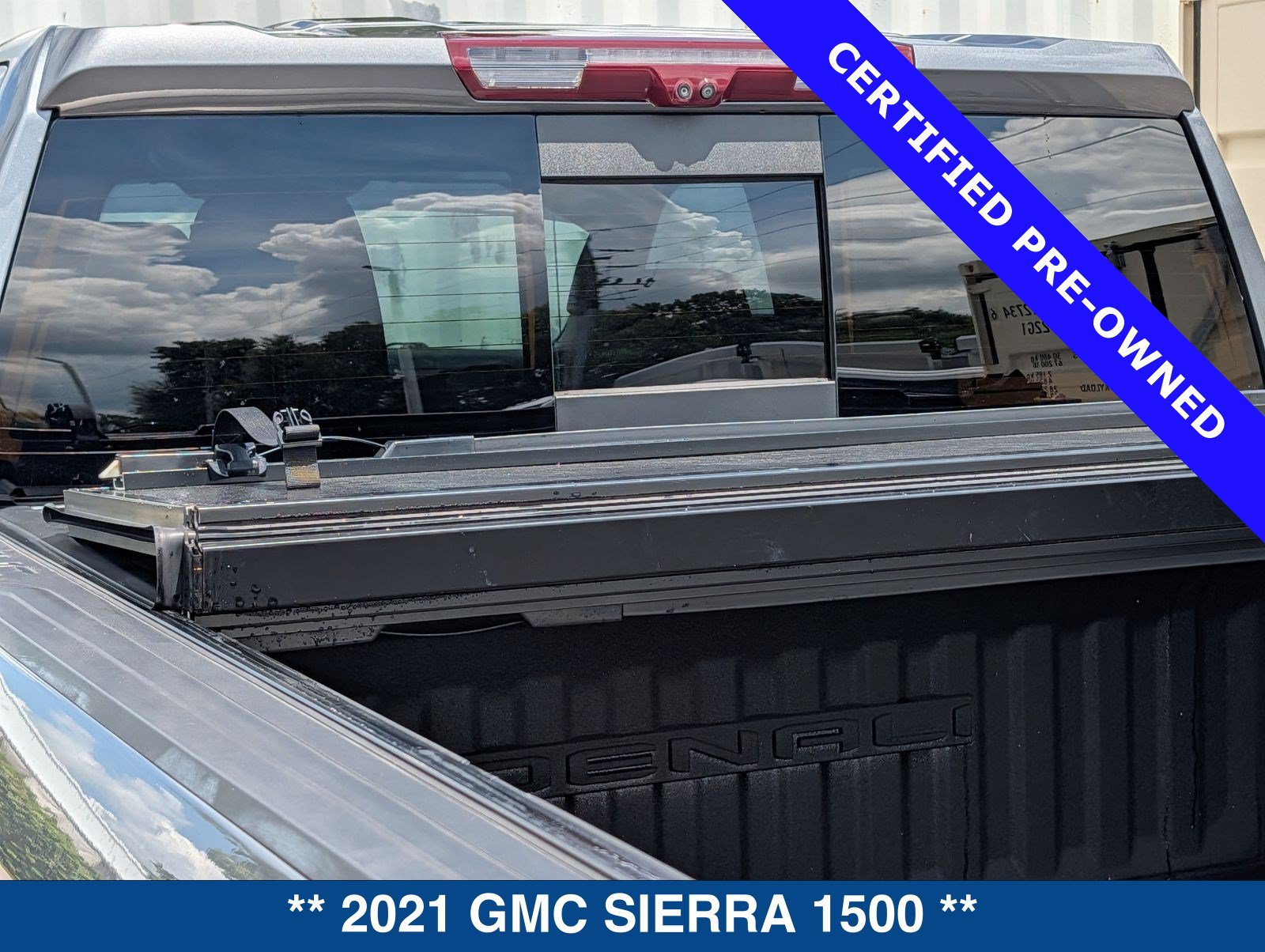 Used 2021 GMC Sierra 1500 Denali w/ Denali Ultimate Package AWD/4WD image 17