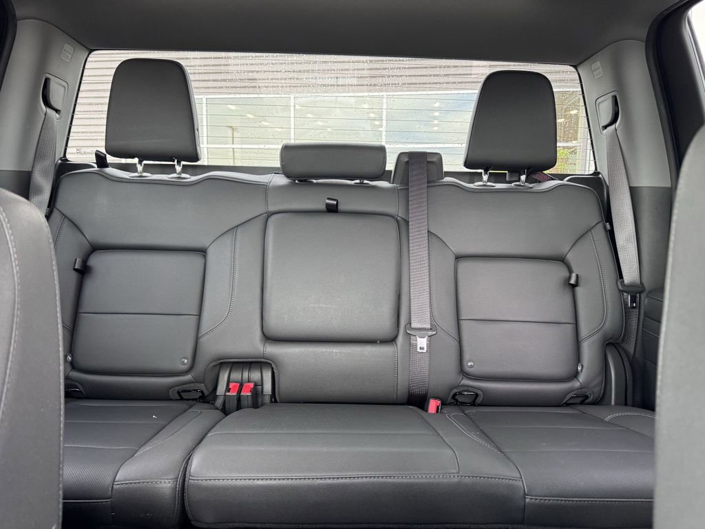 Used 2024 GMC Sierra 1500 SLT AWD/4WD image 25