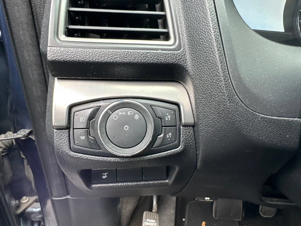 Certified 2018 Ford Explorer XLT w/ Equipment Group 202A FWD image 10